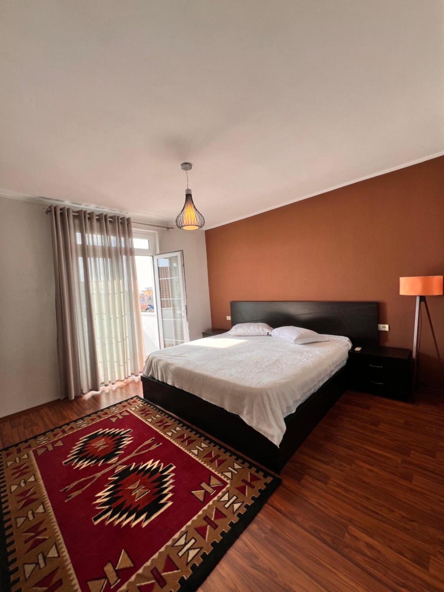 North Star Hostel شكودر المظهر الخارجي الصورة