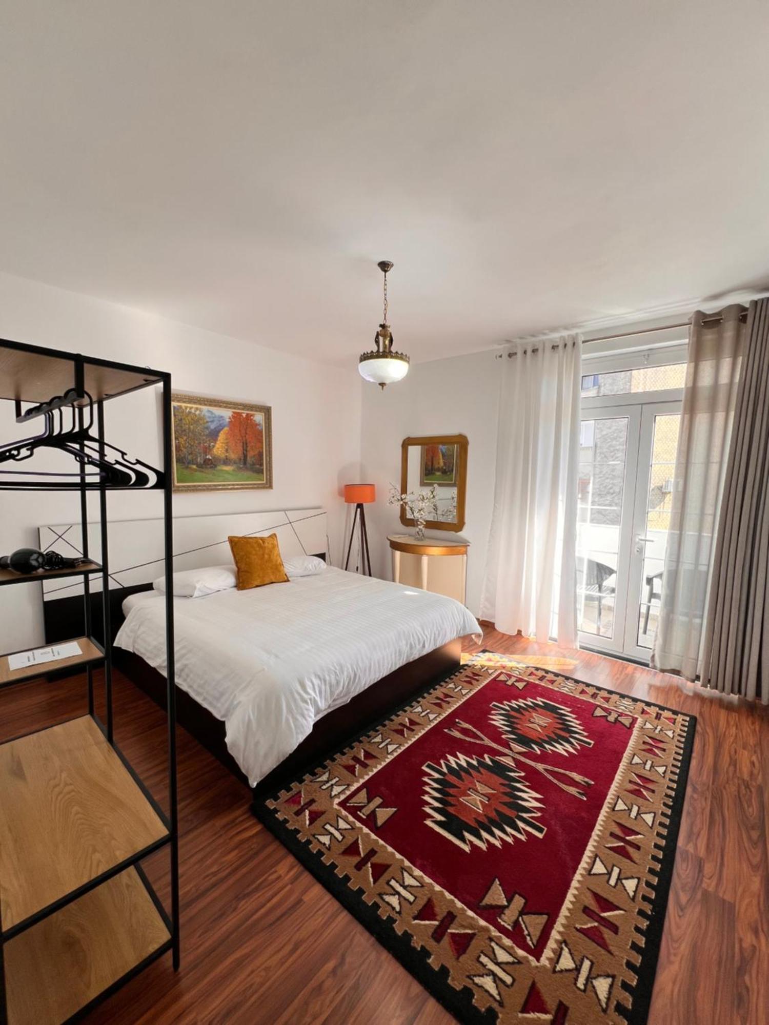 North Star Hostel شكودر المظهر الخارجي الصورة
